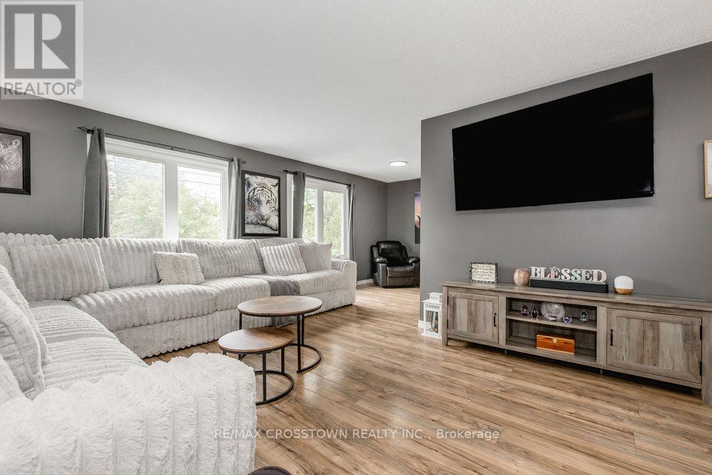 2237 25th Side Road, Innisfil, Ontario  L9S 2C9 - Photo 4 - N13500310