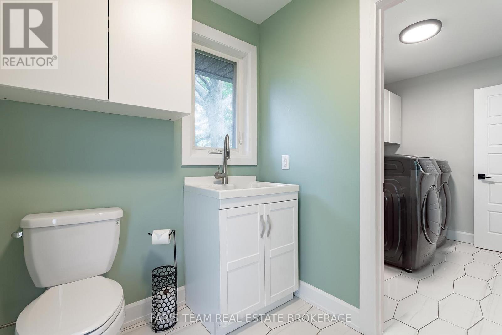 223a Hickory Lane, Barrie (Bayshore), Ontario  L4N 4J9 - Photo 21 - S13500326