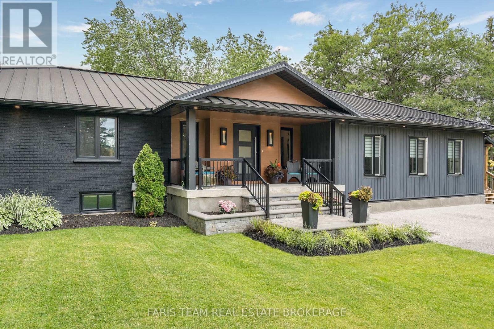 223a Hickory Lane, Barrie (Bayshore), Ontario  L4N 4J9 - Photo 3 - S13500326