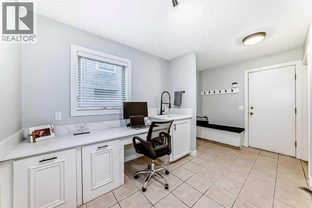 47 Canterbury Court Sw, Calgary, Alberta  T2W 6C2 - Photo 18 - A2323968