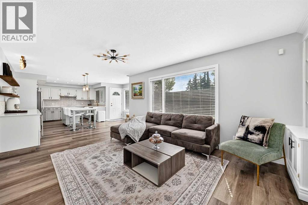 47 Canterbury Court Sw, Calgary, Alberta  T2W 6C2 - Photo 12 - A2323968