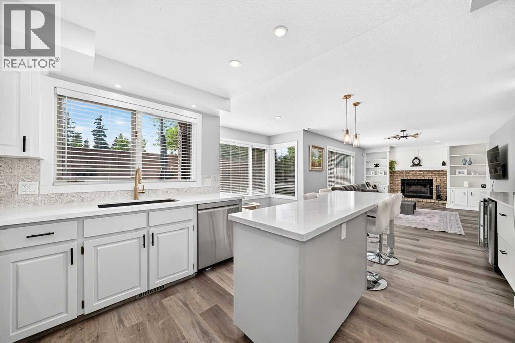 47 Canterbury Court Sw, Calgary, Alberta  T2W 6C2 - Photo 7 - A2323968