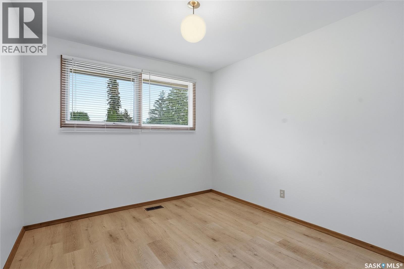 S 1704 Preston Avenue S, Saskatoon, Saskatchewan  S7H 2V8 - Photo 13 - SK040951
