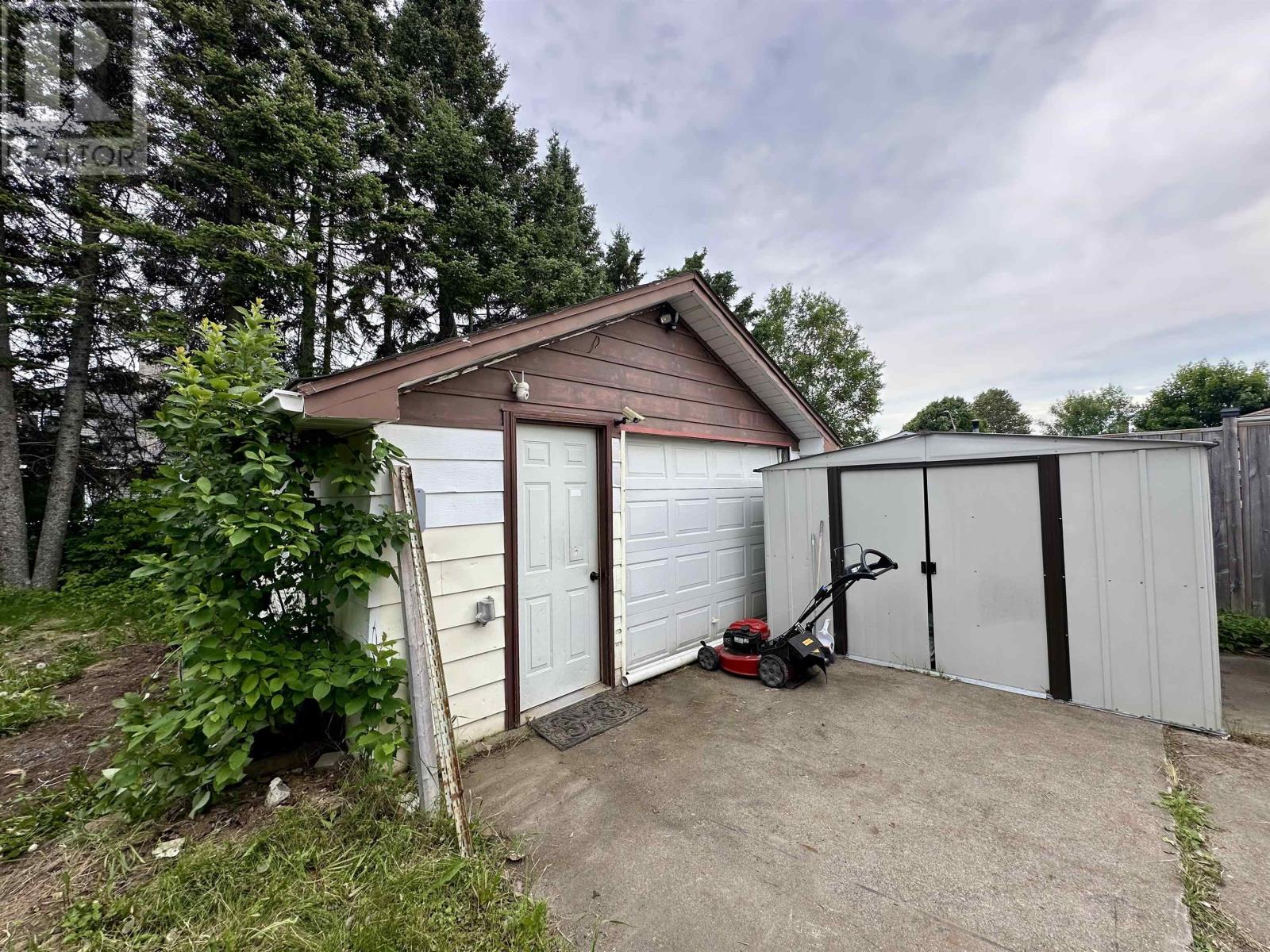 251 Strand Ave, Thunder Bay, Ontario  P7B 5A5 - Photo 20 - TB2601728