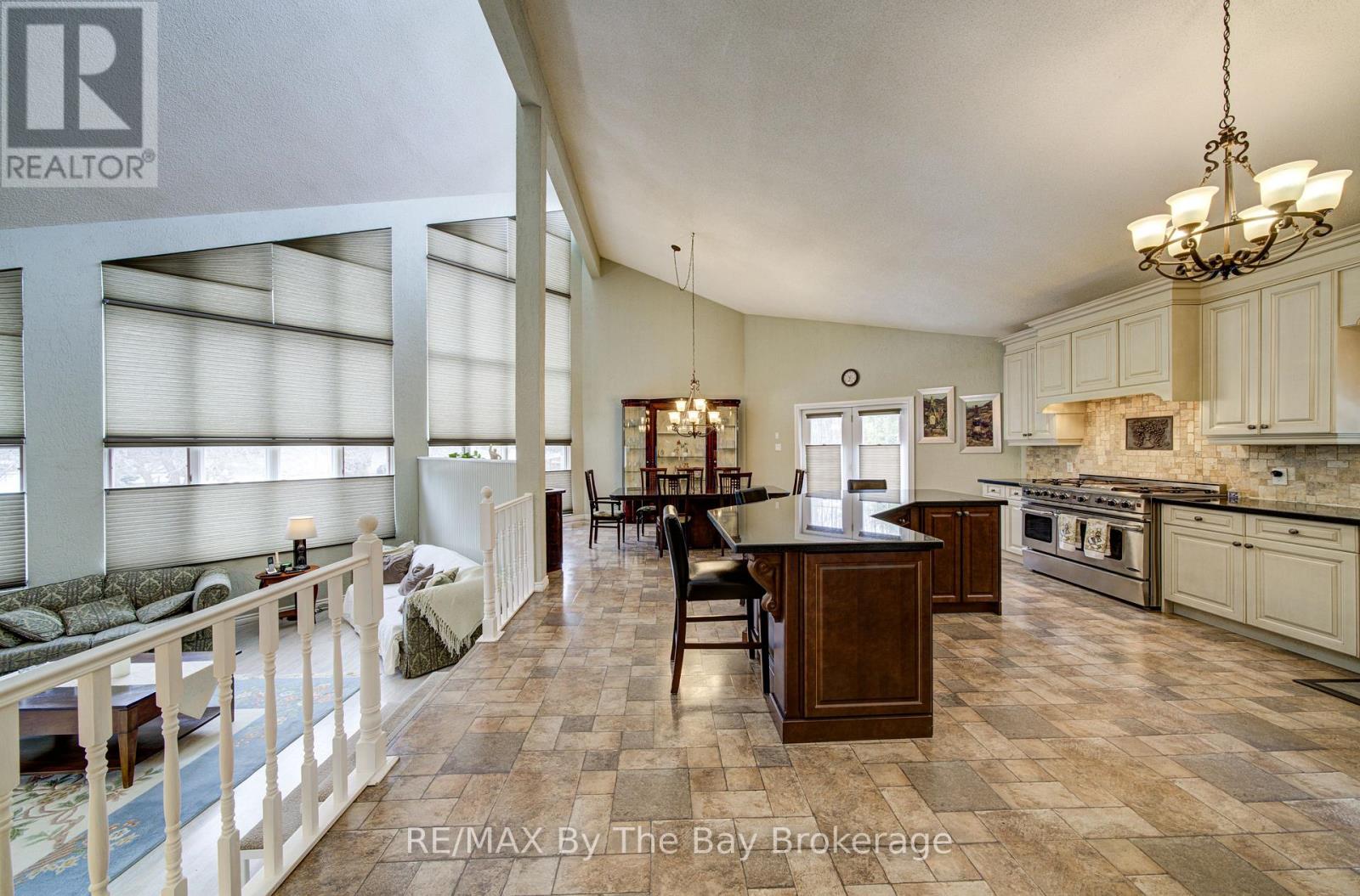 32 Bridlewood Crescent, Wasaga Beach, Ontario  L9Z 1B4 - Photo 12 - S12949526