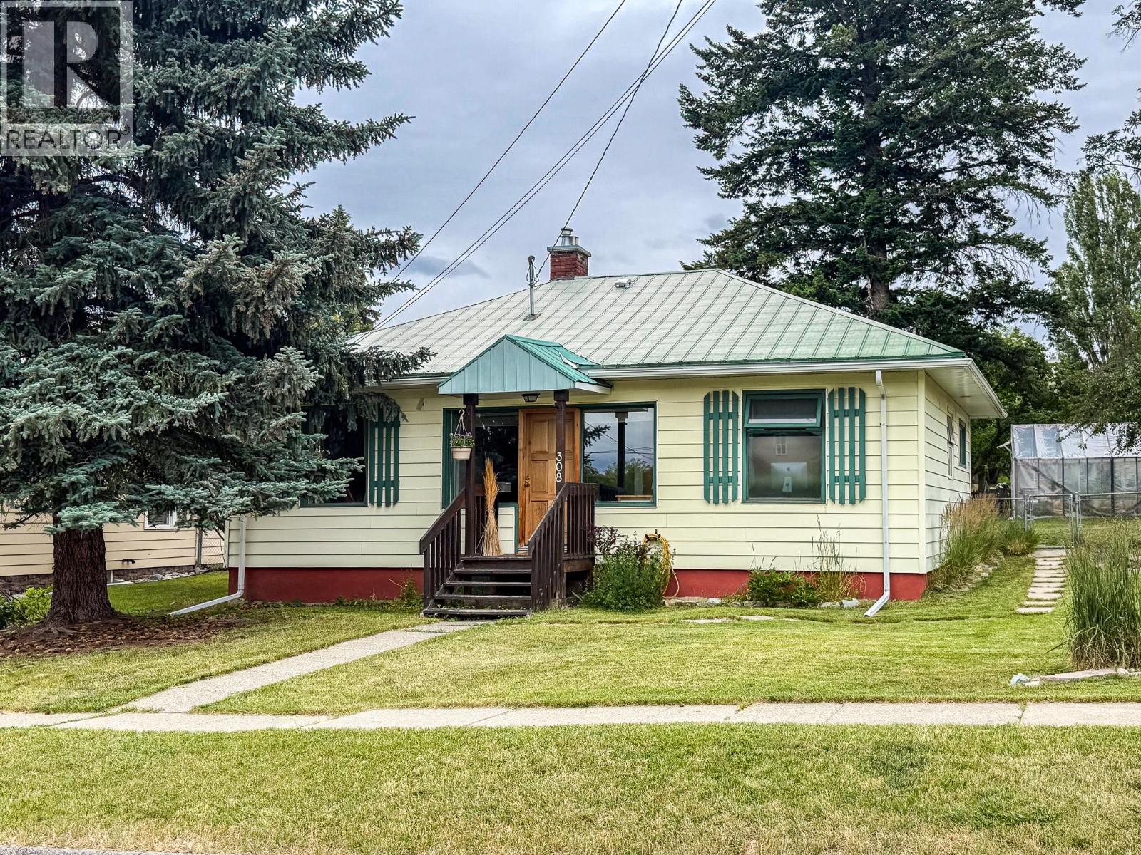 308 9th Avenue S, Cranbrook, British Columbia V1C 2M5 - Photo 1 - 10392988