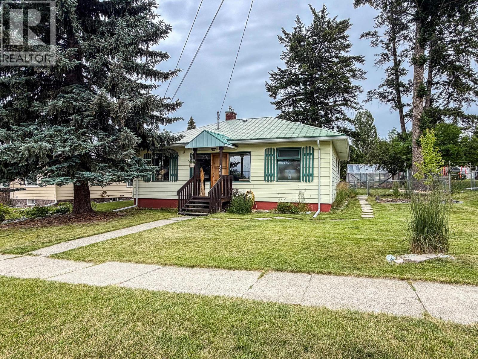 308 9th Avenue S, Cranbrook, British Columbia V1C 2M5 - Photo 2 - 10392988