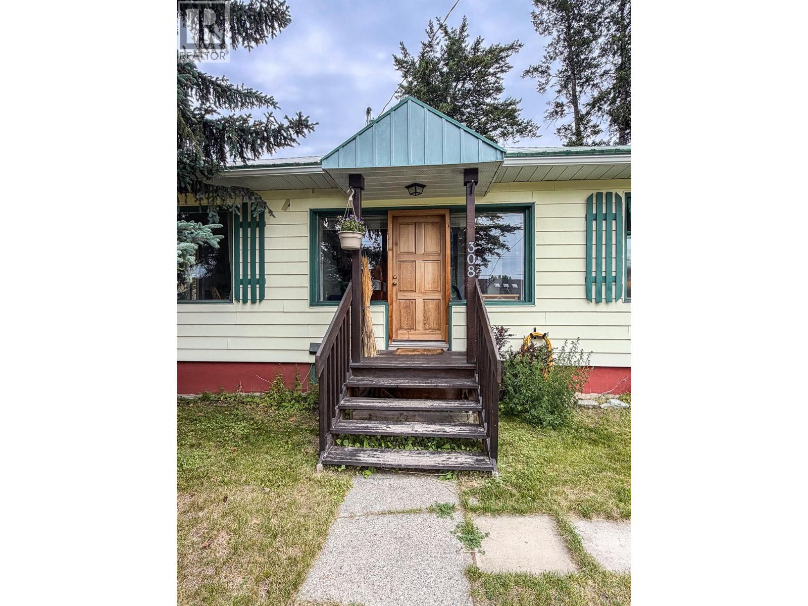308 9th Avenue S, Cranbrook, British Columbia V1C 2M5 - Photo 3 - 10392988
