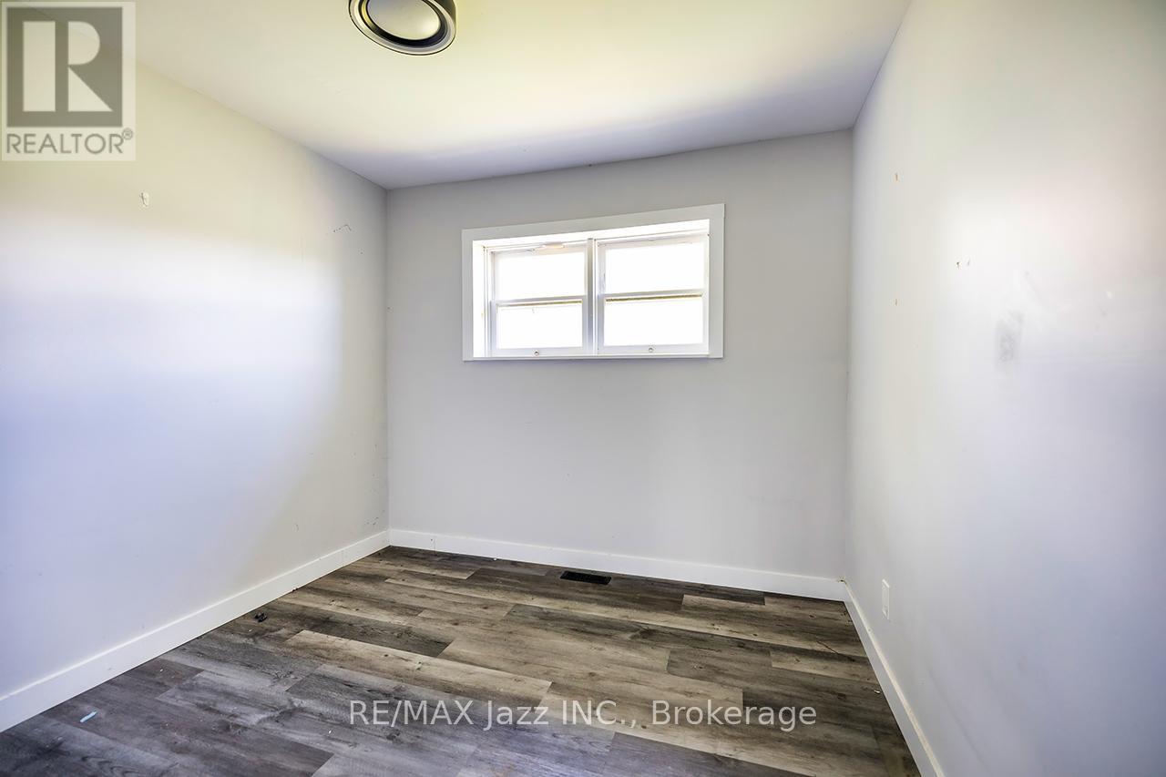 2216 Highway 2, Clarington, Ontario  L1C 6C3 - Photo 11 - E13500628