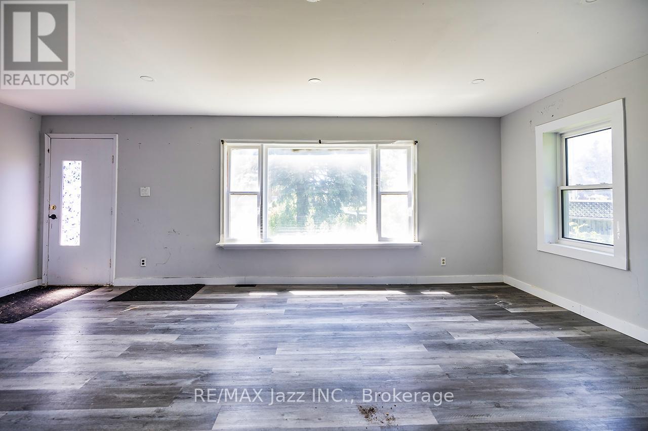 2216 Highway 2, Clarington, Ontario  L1C 6C3 - Photo 4 - E13500628