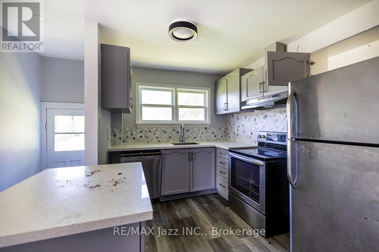 2216 Highway 2, Clarington, Ontario  L1C 6C3 - Photo 9 - E13500628