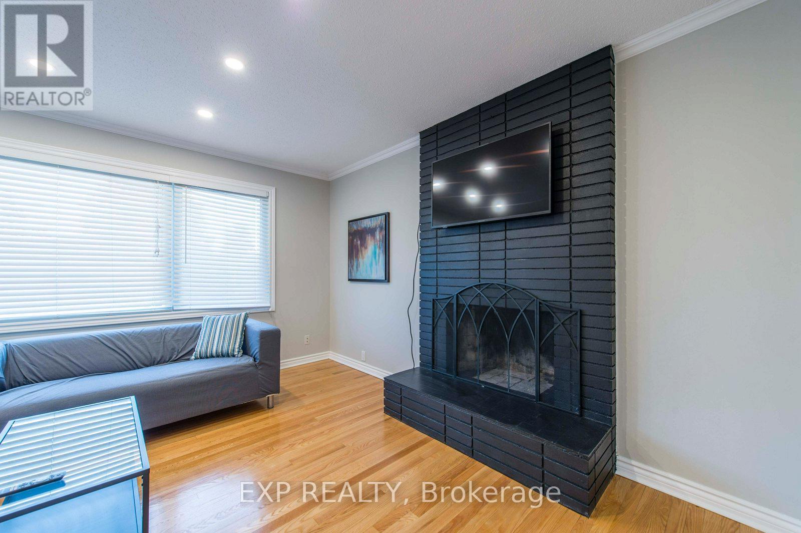 A - 107 Hilliard Avenue, Ottawa, Ontario  K2E 6C5 - Photo 3 - X13500570