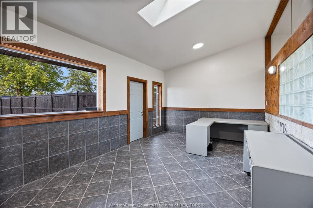 7026 Howard, Tecumseh, Ontario  N0R 1L0 - Photo 11 - 26015485