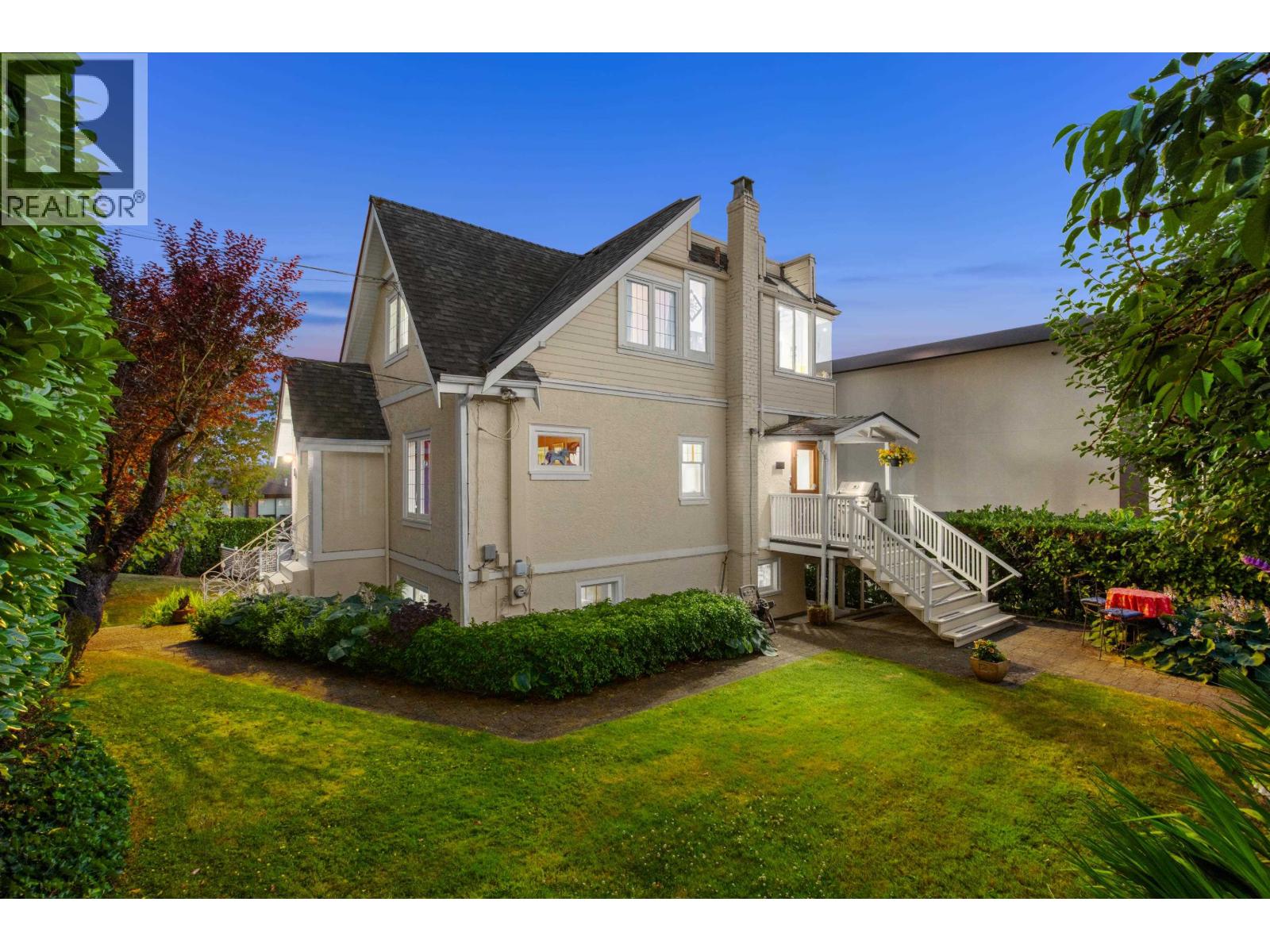 1104 ESQUIMALT AVENUE — photo 5