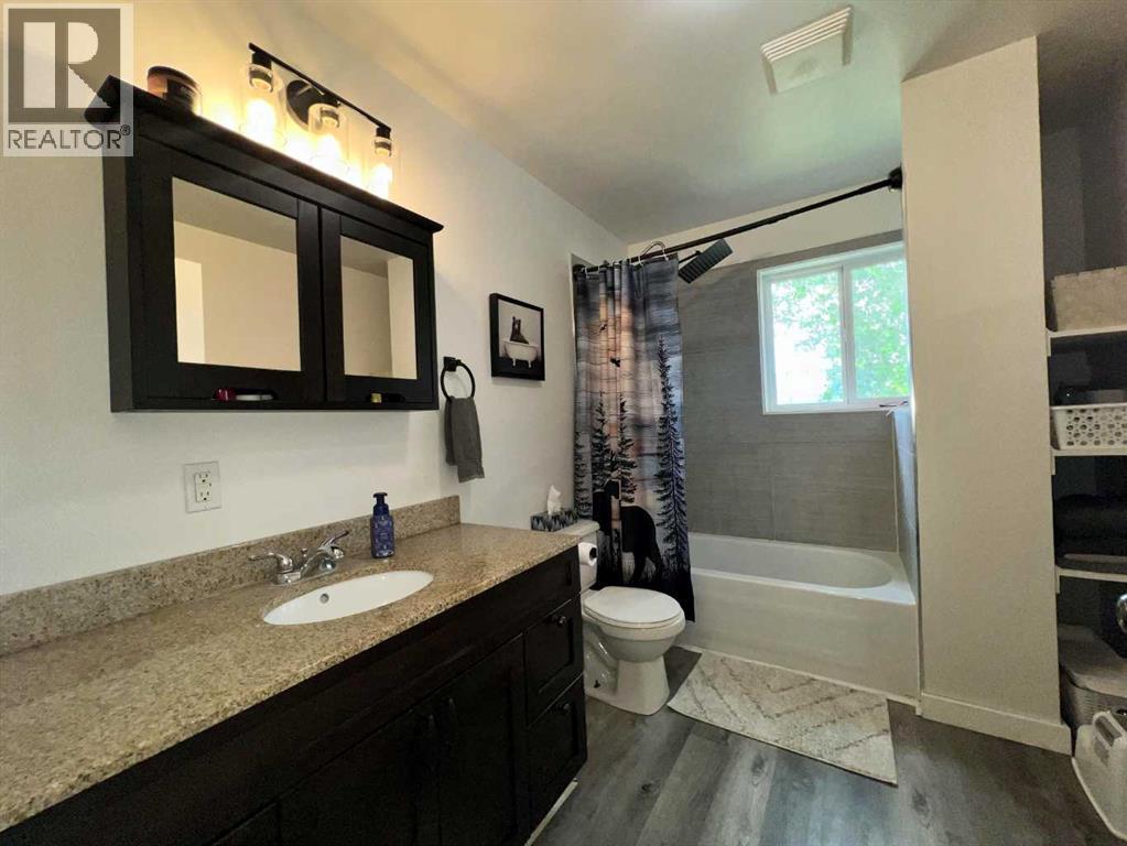 210 Railway Avenue SW, Rosalind, Alberta  T0B 2K0 - Photo 11 - A2320651