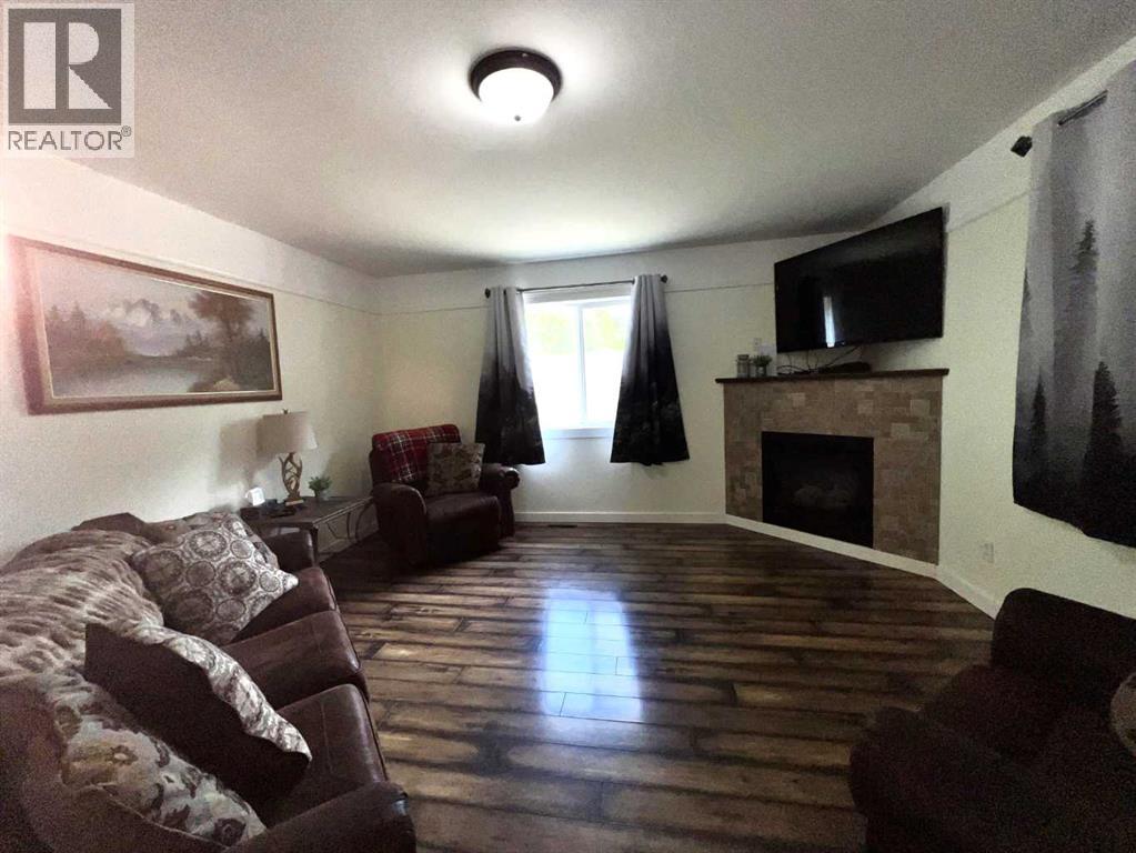 210 Railway Avenue SW, Rosalind, Alberta  T0B 2K0 - Photo 8 - A2320651