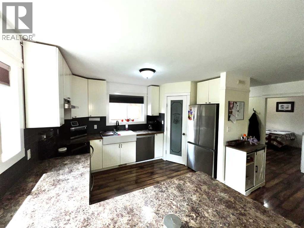210 Railway Avenue SW, Rosalind, Alberta  T0B 2K0 - Photo 6 - A2320651