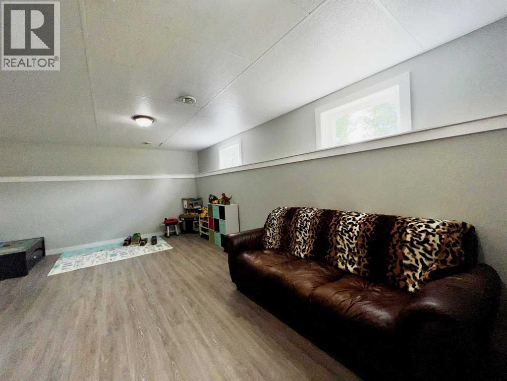 210 Railway Avenue SW, Rosalind, Alberta  T0B 2K0 - Photo 13 - A2320651