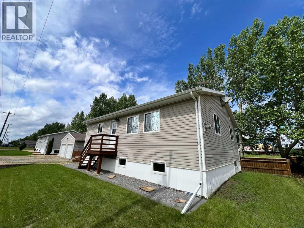 210 Railway Avenue SW, Rosalind, Alberta  T0B 2K0 - Photo 2 - A2320651