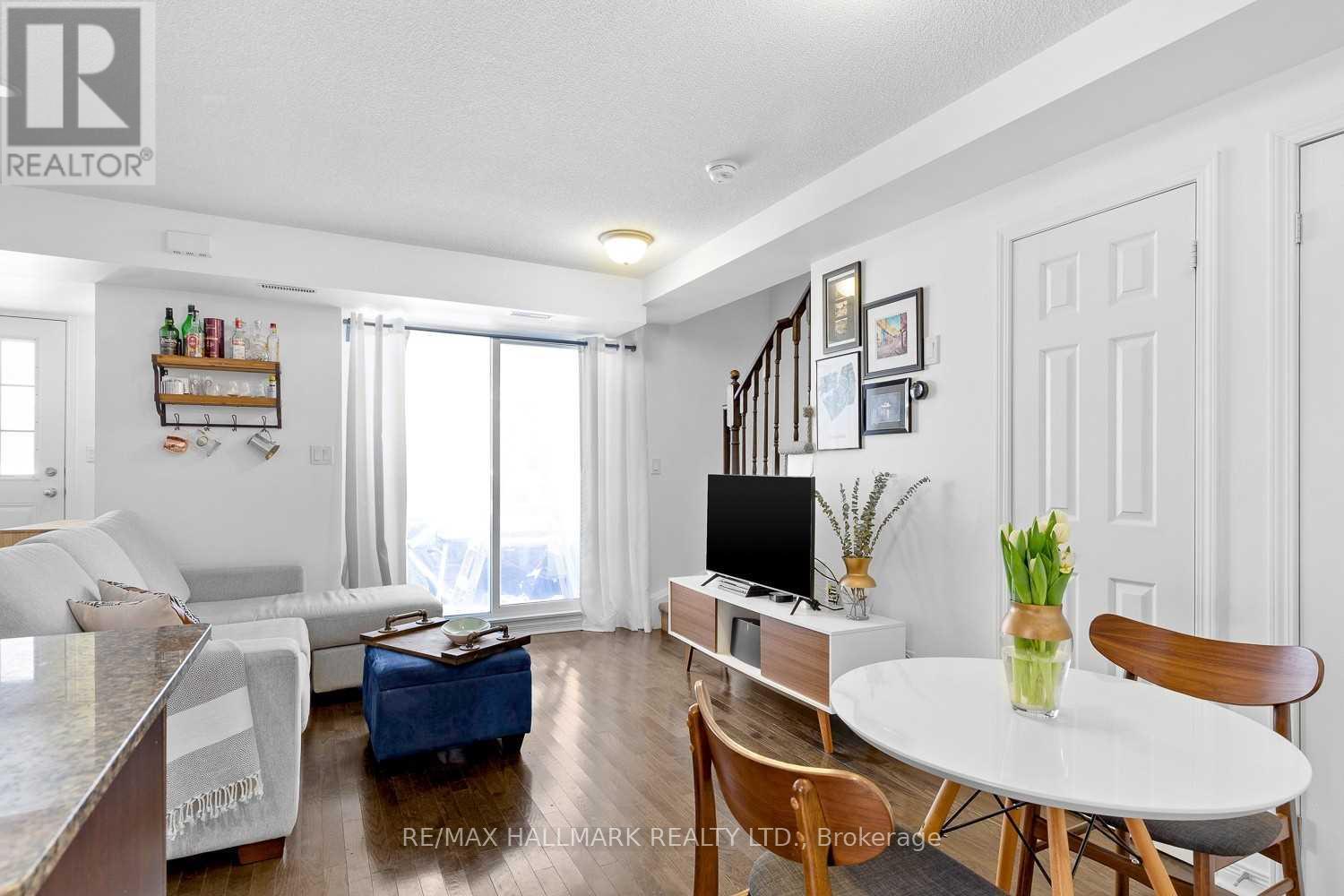 122 - 11 RUTTAN STREET, Toronto, Ontario