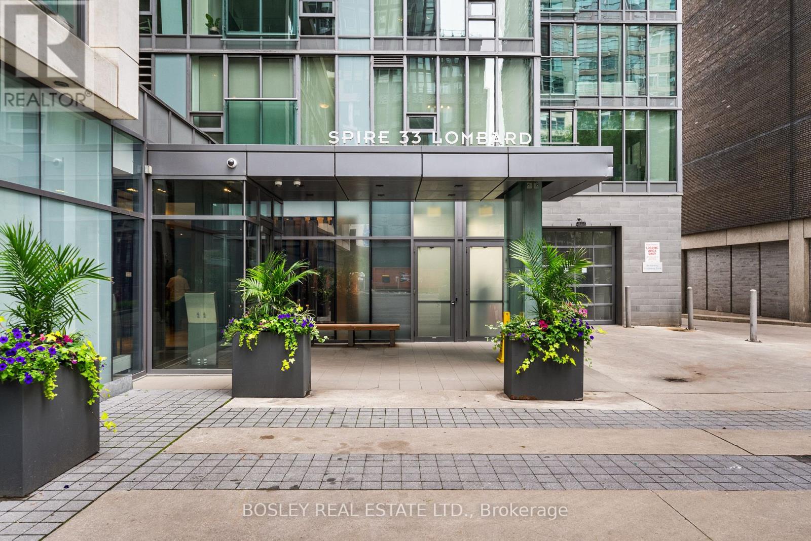 1303 - 33 Lombard Street, Toronto, Ontario  M5C 3H8 - Photo 2 - C13500608