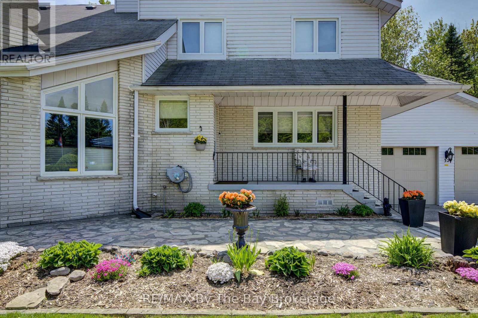 32 Bridlewood Crescent, Wasaga Beach, Ontario  L9Z 1B4 - Photo 5 - S12949526