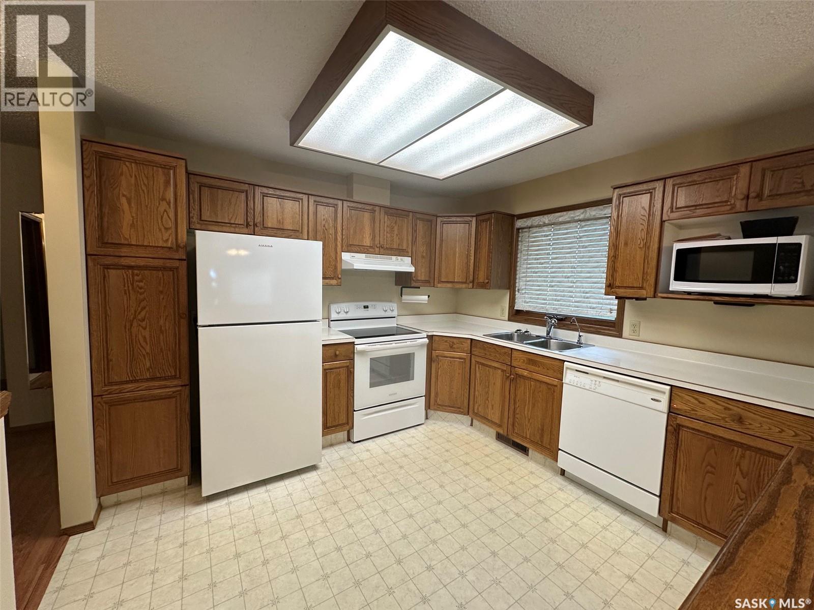 303 1214 3rd Street, Estevan, Saskatchewan  S4A 0R9 - Photo 2 - SK040975