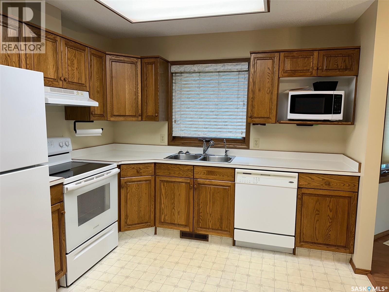 303 1214 3rd Street, Estevan, Saskatchewan  S4A 0R9 - Photo 3 - SK040975