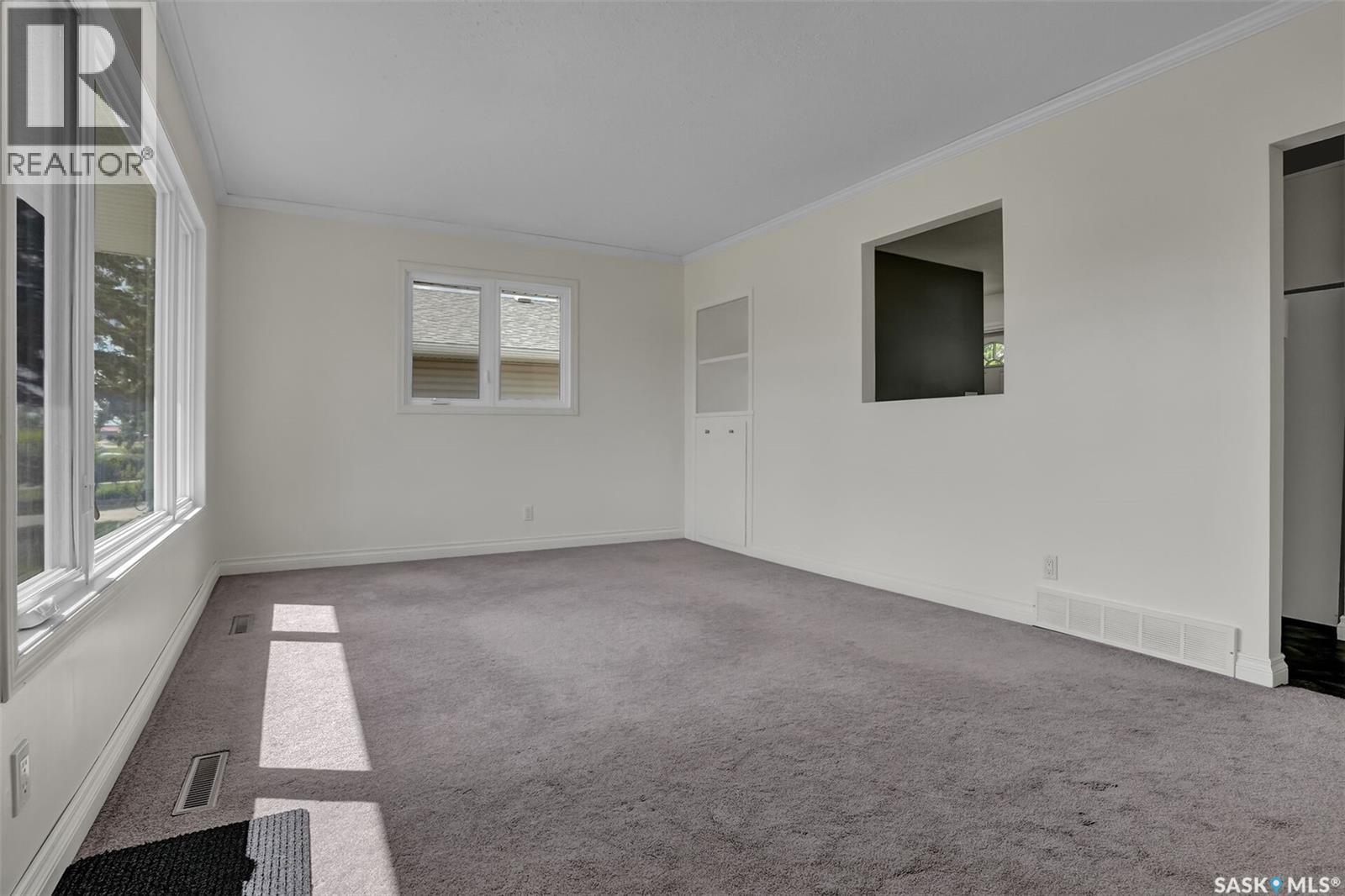 1110 Reynolds Street, Regina, Saskatchewan  S4N 3M2 - Photo 3 - SK040841