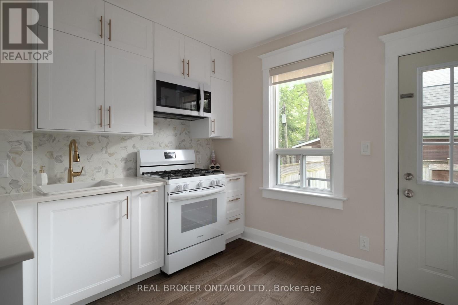 158 Oakcrest Avenue, Toronto, Ontario  M4C 1C1 - Photo 17 - E13500552