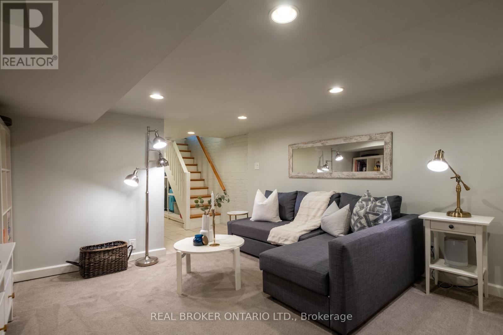 158 Oakcrest Avenue, Toronto, Ontario  M4C 1C1 - Photo 37 - E13500552