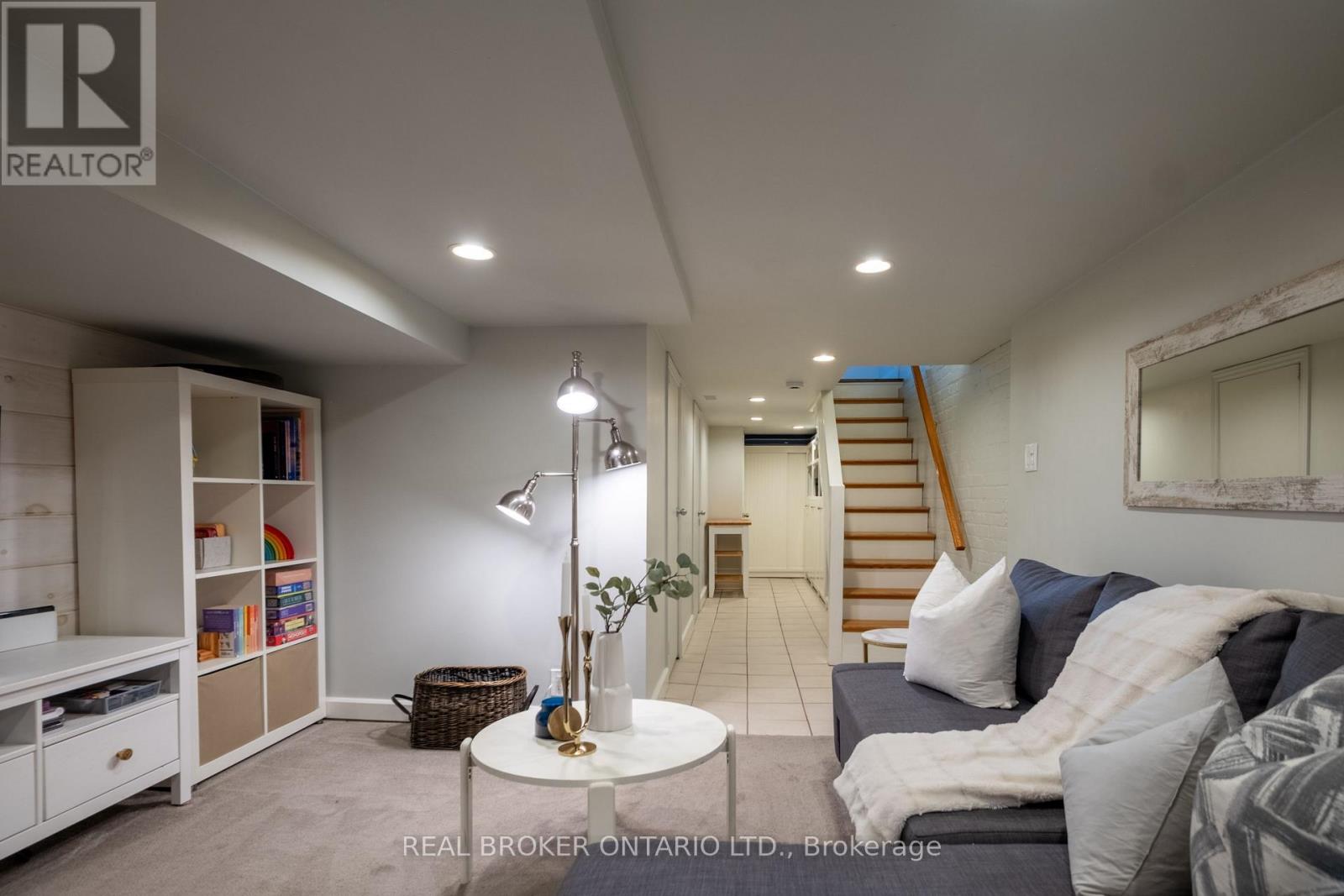 158 Oakcrest Avenue, Toronto, Ontario  M4C 1C1 - Photo 38 - E13500552