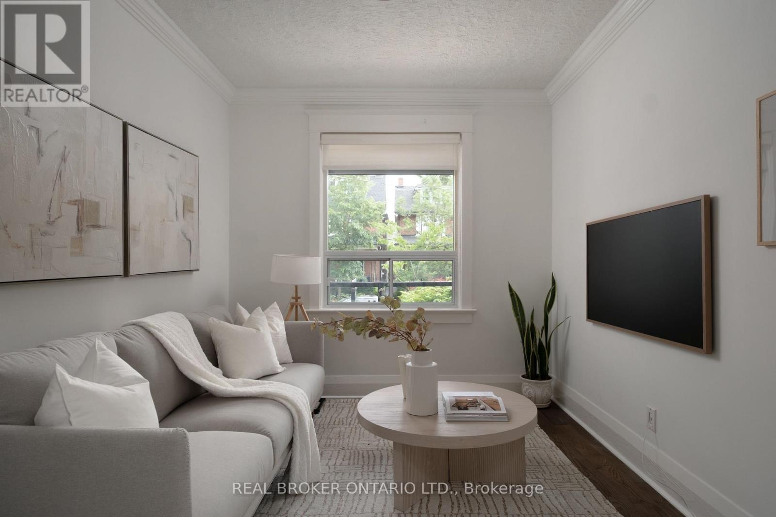 158 Oakcrest Avenue, Toronto, Ontario  M4C 1C1 - Photo 9 - E13500552