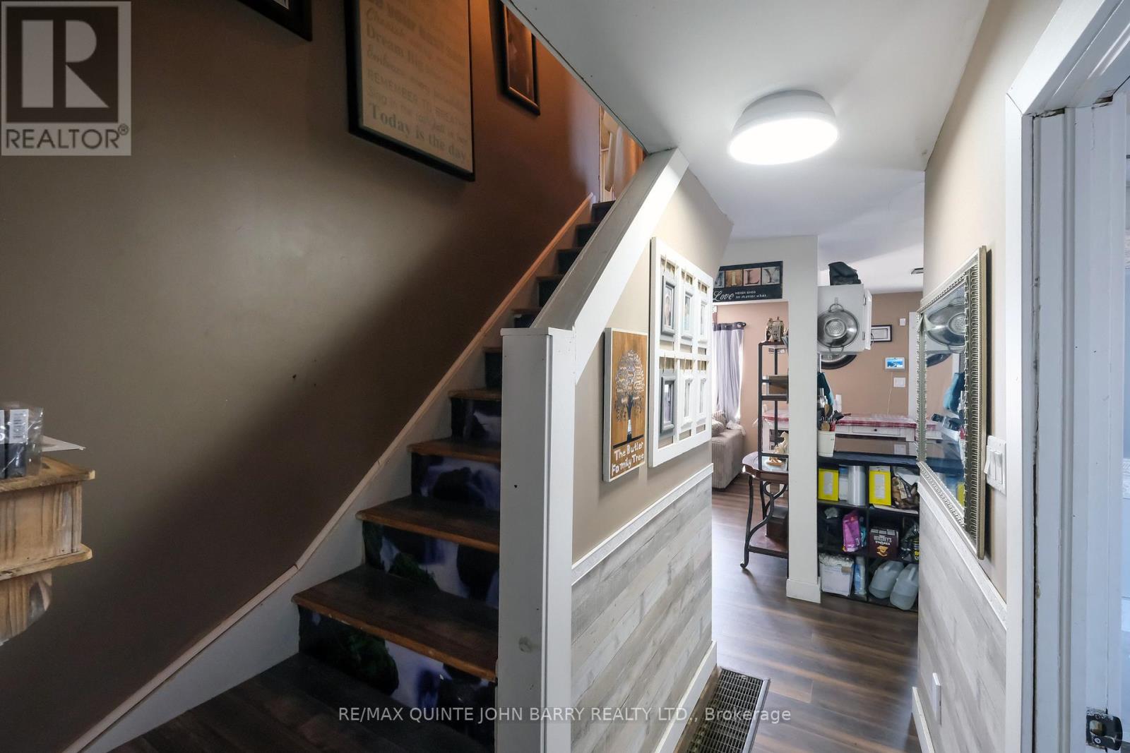 14 Harriet Street, Quinte West, Ontario  K8V 4L4 - Photo 12 - X12554562