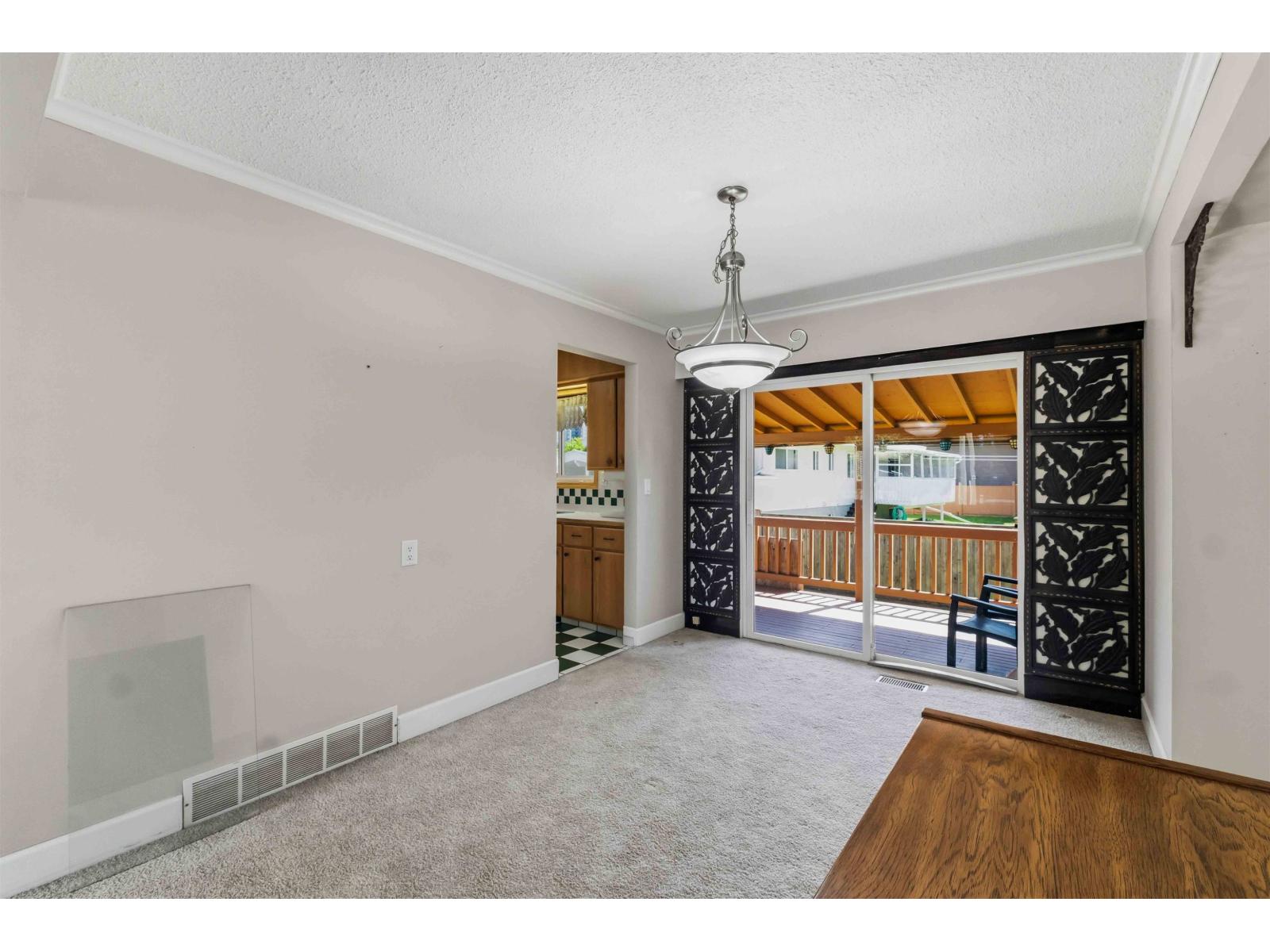 31806 Carlsrue Avenue, Abbotsford, British Columbia  V2T 2J5 - Photo 7 - R3139585
