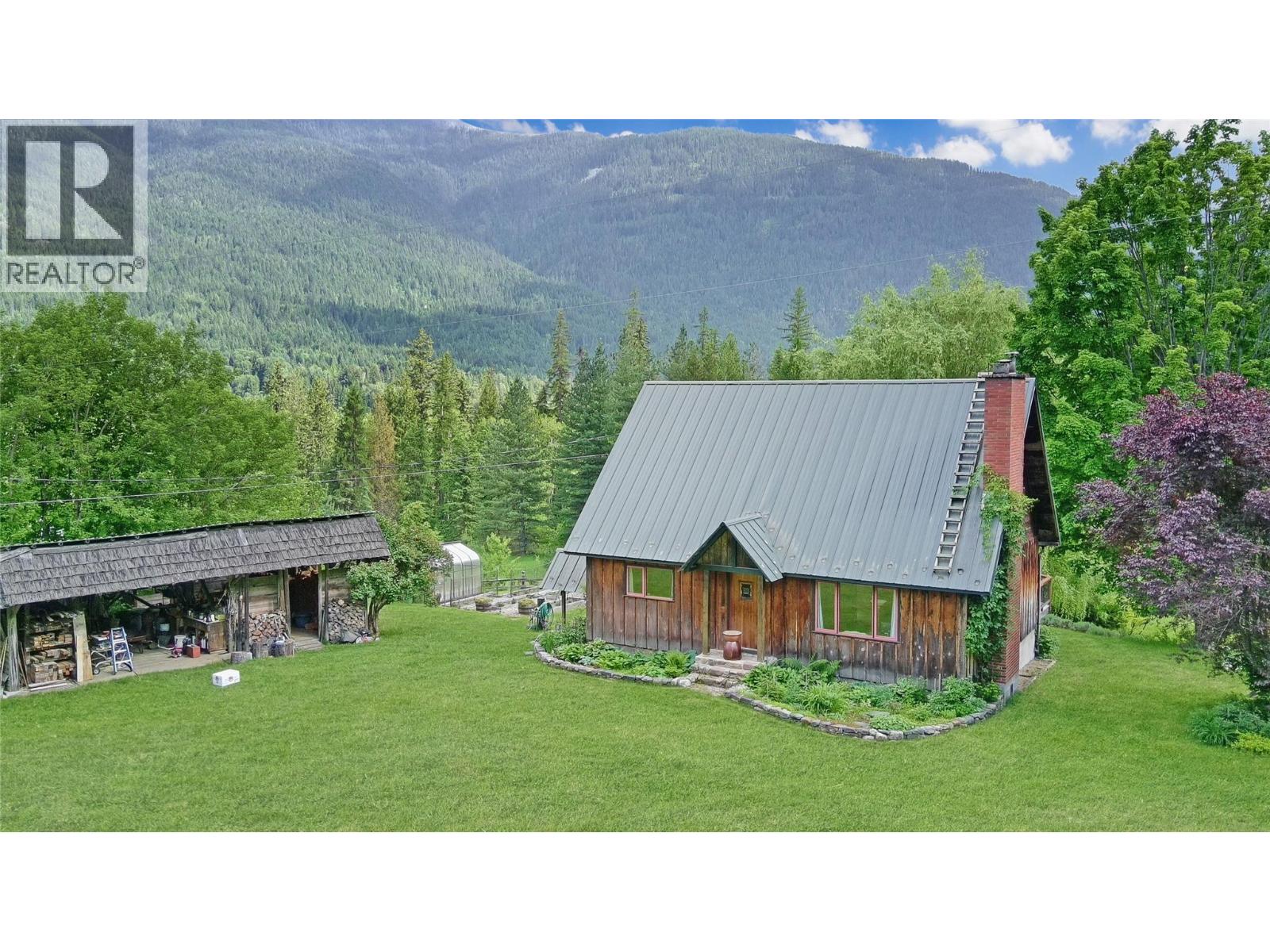 7421 Avis Road, Winlaw, British Columbia  V0G 2J0 - Photo 4 - 10392646