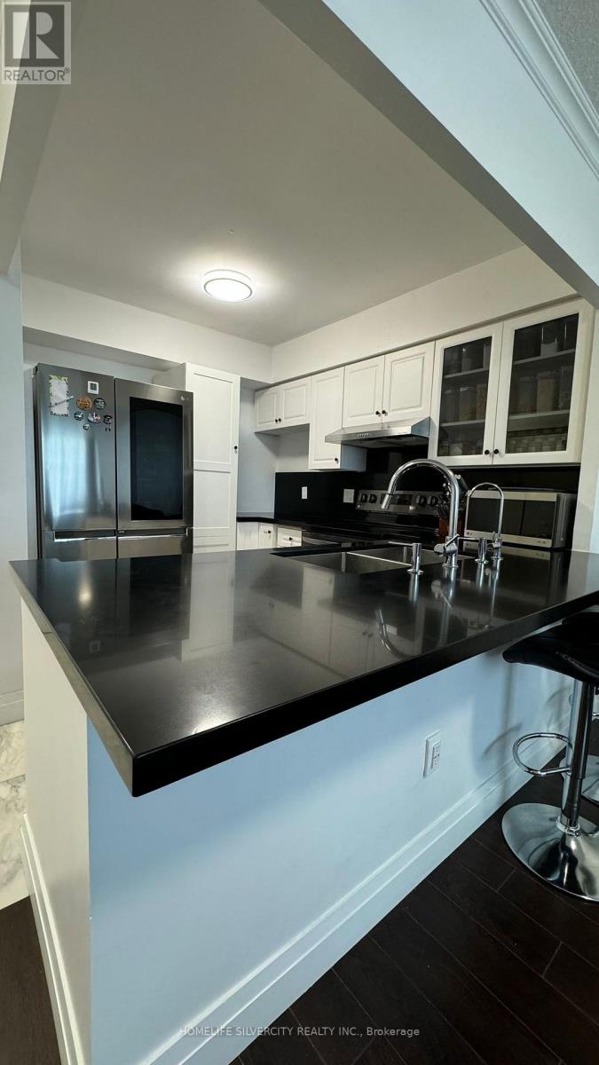 #2206 - 55 Elm Drive W, Mississauga, Ontario  L5B 3Z3 - Photo 2 - W13500530
