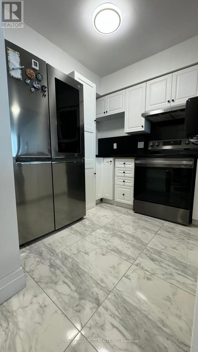#2206 - 55 Elm Drive W, Mississauga, Ontario  L5B 3Z3 - Photo 5 - W13500530