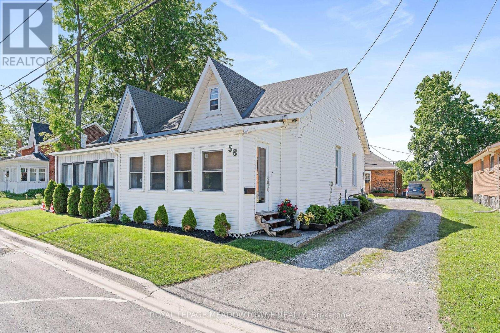 58 Young Street, Halton Hills, Ontario  L7J 2G6 - Photo 4 - W13493218