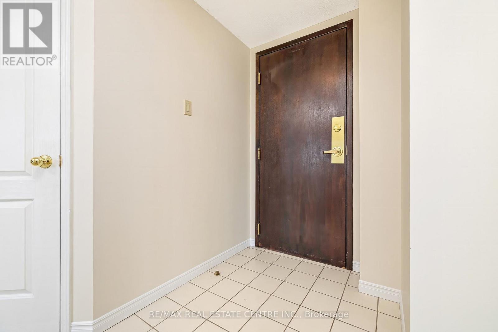 1202 - 100 Millside Drive, Milton, Ontario  L9T 5E2 - Photo 5 - W13500596