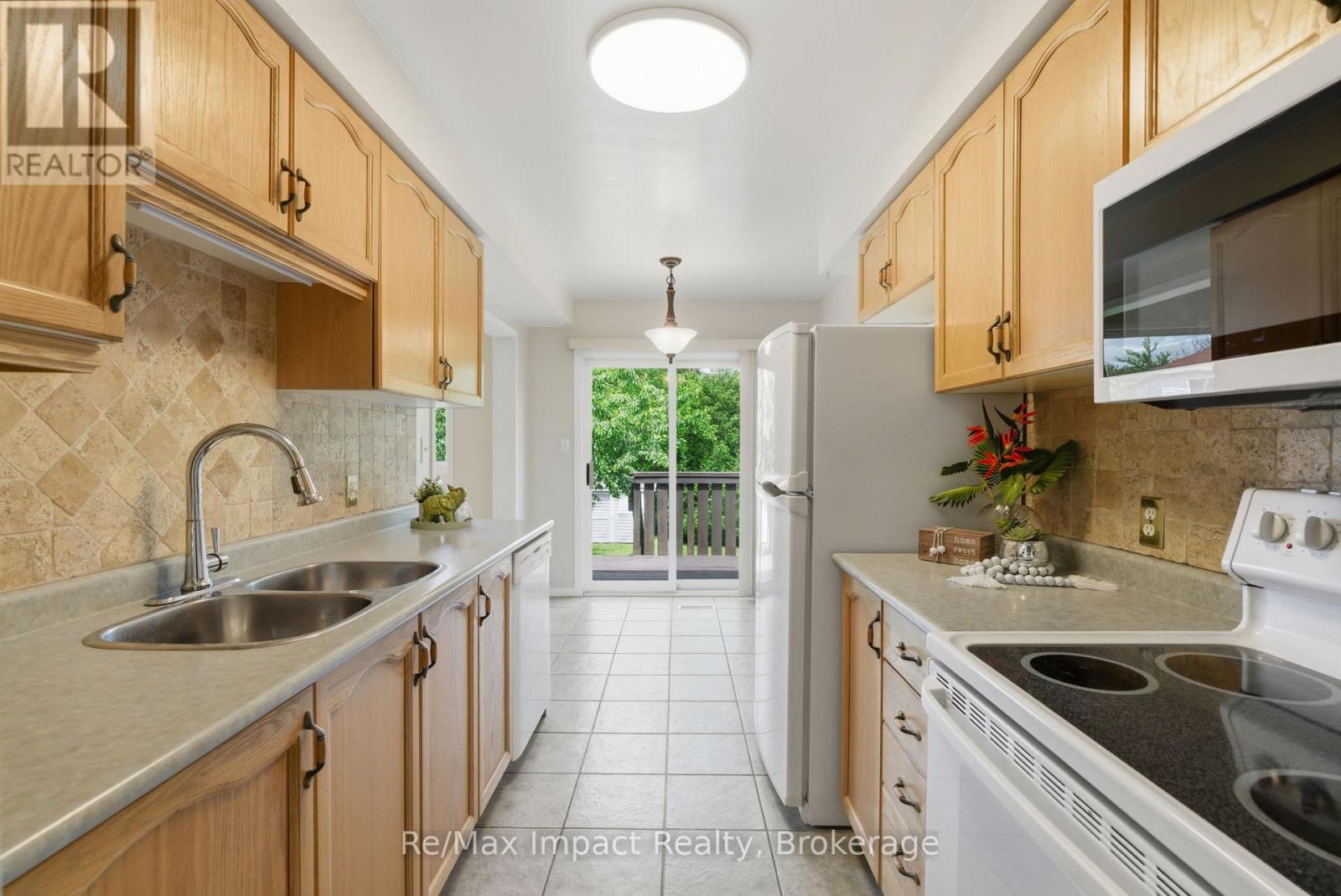 45 Barron Court, Clarington, Ontario  L1E 3G2 - Photo 7 - E13500644