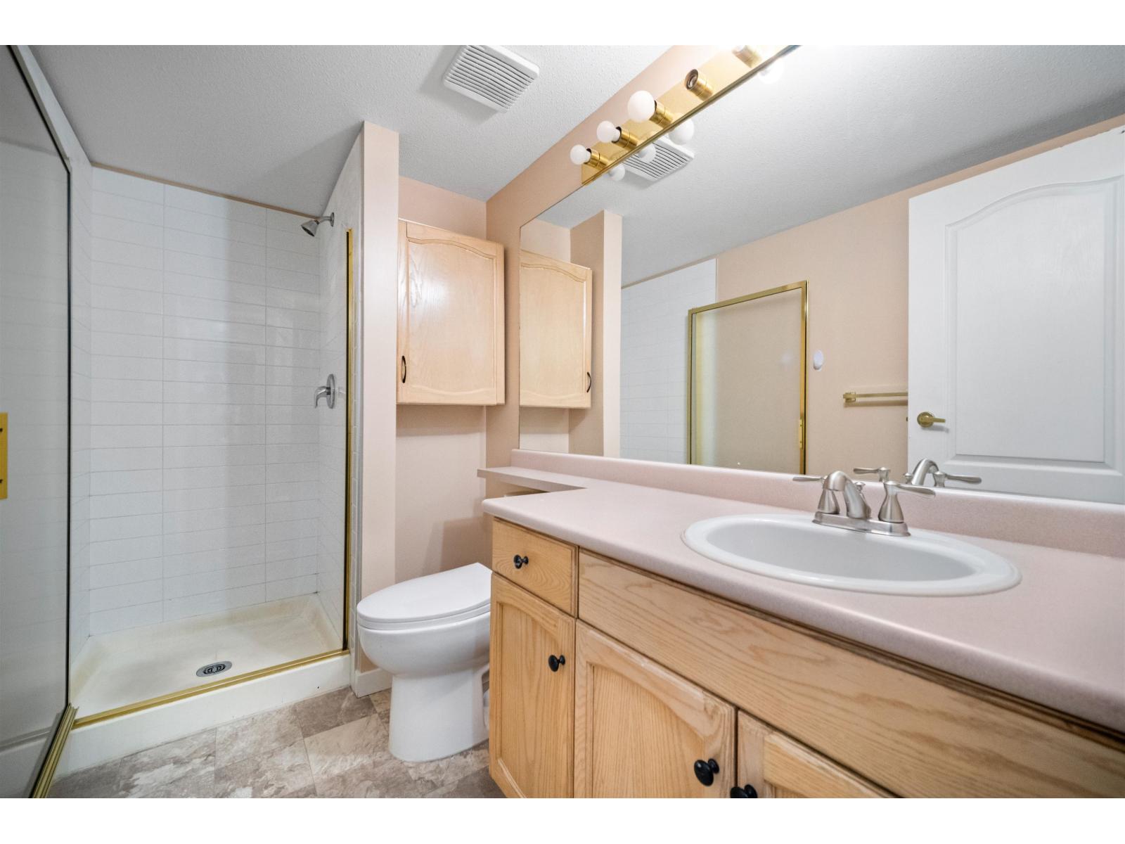 207 2962 Trethewey Street, Abbotsford, British Columbia  V2T 4M3 - Photo 14 - R3140324