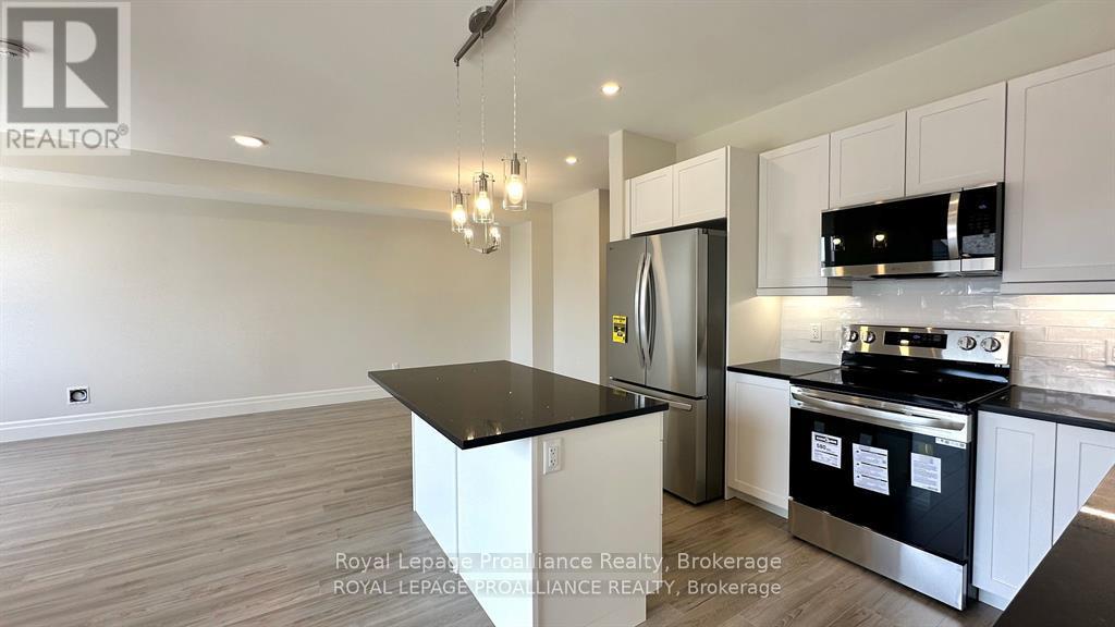 39 Markland Avenue, Prince Edward County, Ontario  K0K 2T0 - Photo 2 - X13500850
