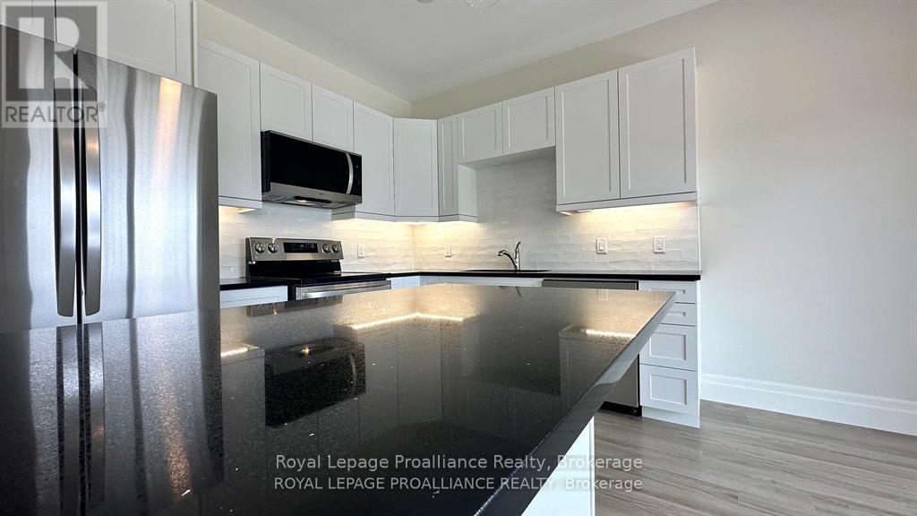 39 Markland Avenue, Prince Edward County, Ontario  K0K 2T0 - Photo 3 - X13500850