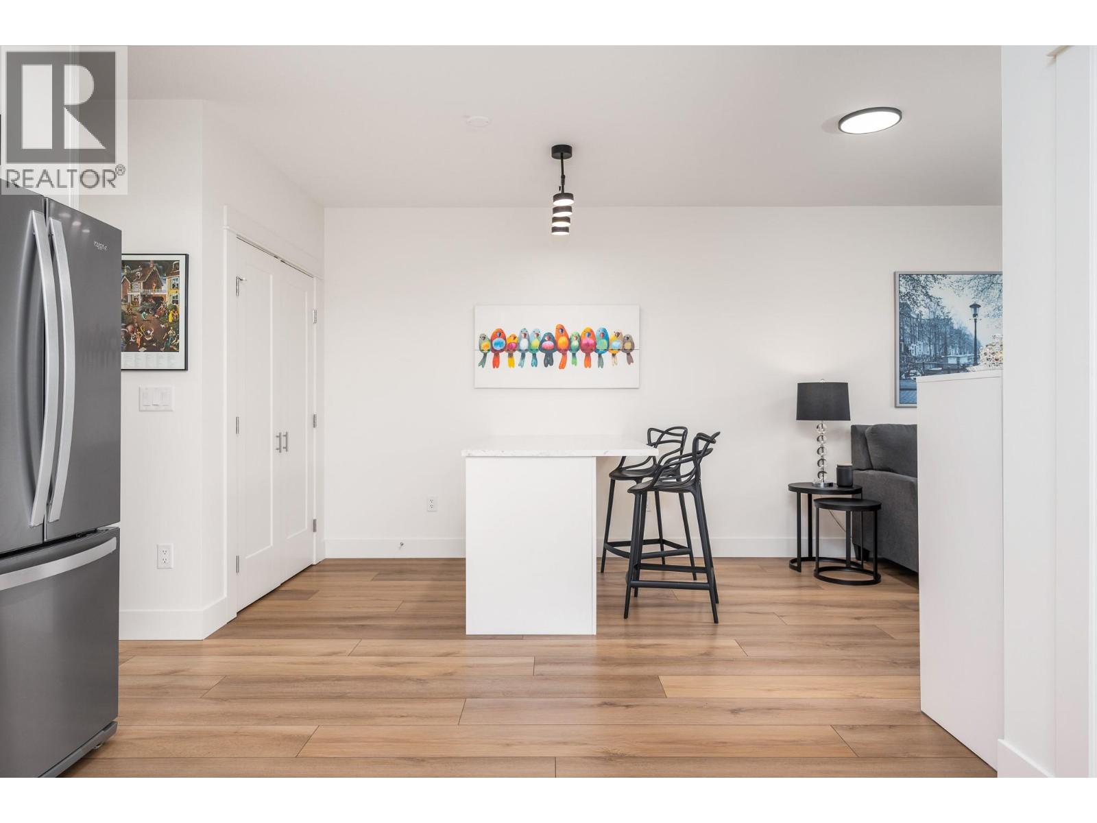 Listing image 44