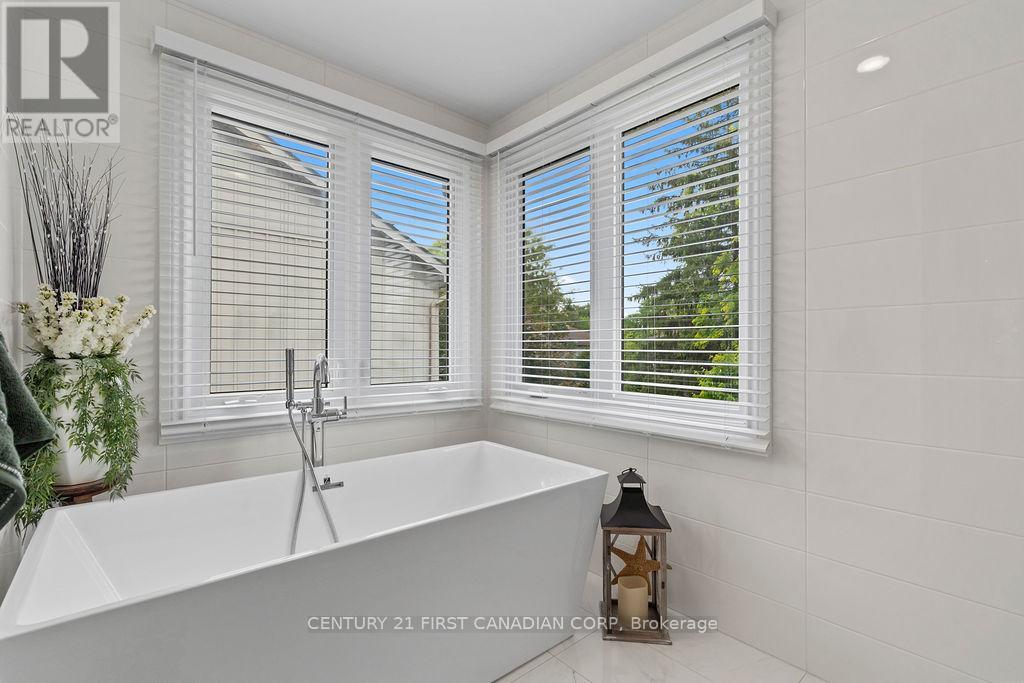 1677 Phillbrook Crescent, London North, Ontario  N5X 2Z4 - Photo 30 - X13500816