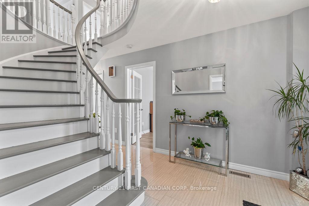 1677 Phillbrook Crescent, London North, Ontario  N5X 2Z4 - Photo 5 - X13500816