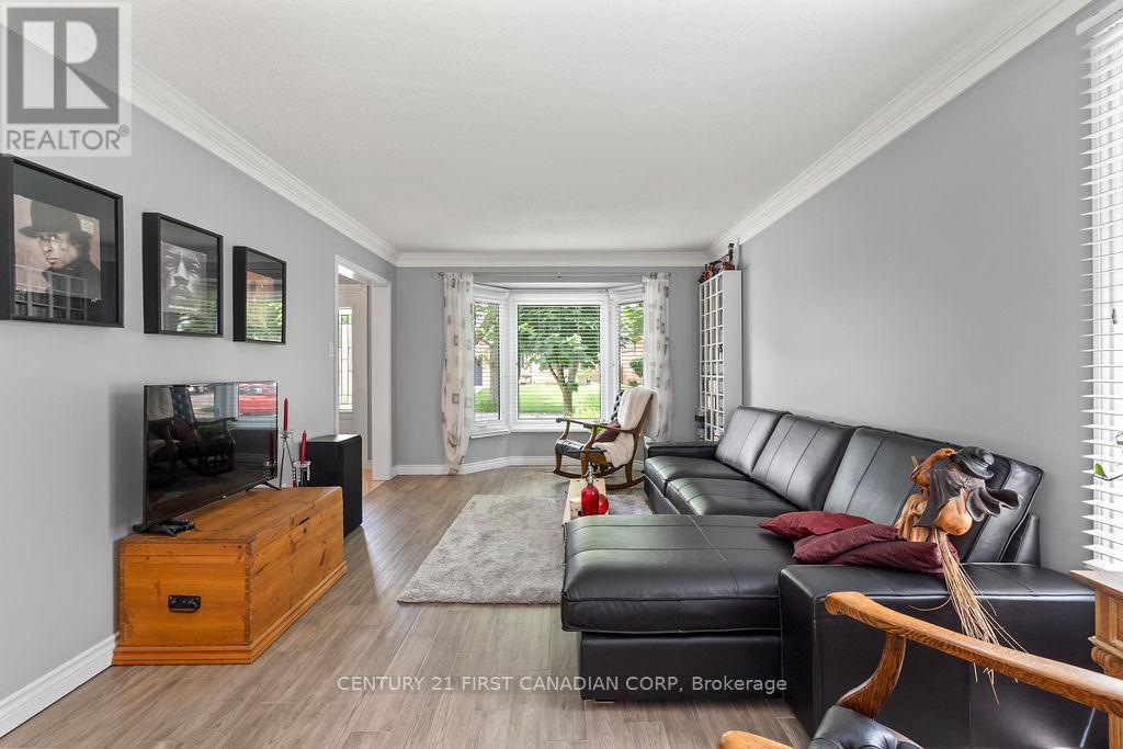 1677 Phillbrook Crescent, London North, Ontario  N5X 2Z4 - Photo 7 - X13500816