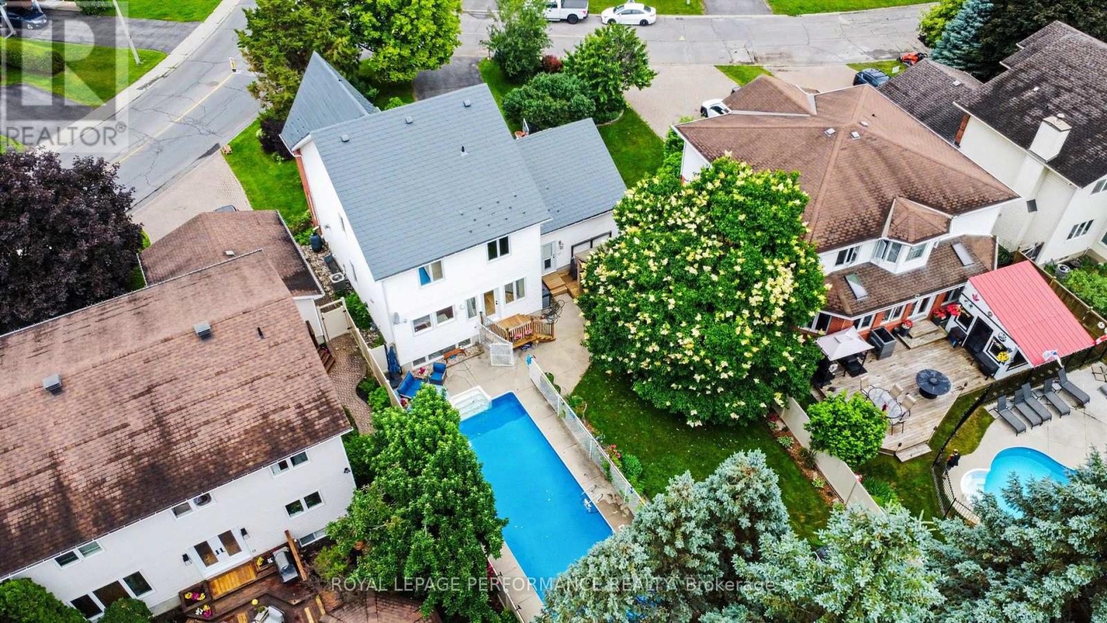 1444 Charlebois Avenue, Ottawa, Ontario  K1E 3W5 - Photo 2 - X13500796