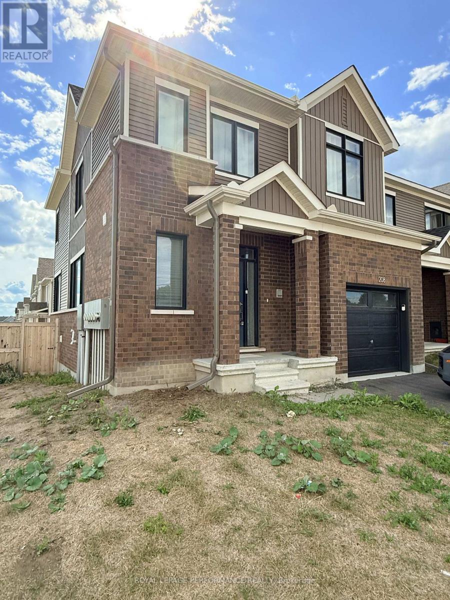 208 Falsetto St, Ottawa, Ontario  K1W 0S2 - Photo 3 - X13500822